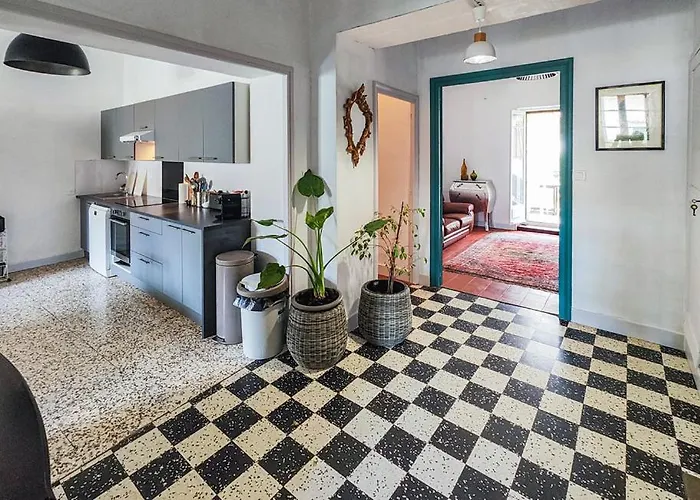 Maison De Caractere Chaleureuse Avec Grand Jardin *